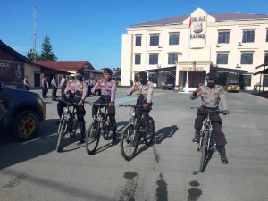 Read more about the article Sat Samapta Polres sorong Lakukan Patroli Bersepeda Antisipasi Gangguan Kamtibmas Di Wilayah Kab Sorong