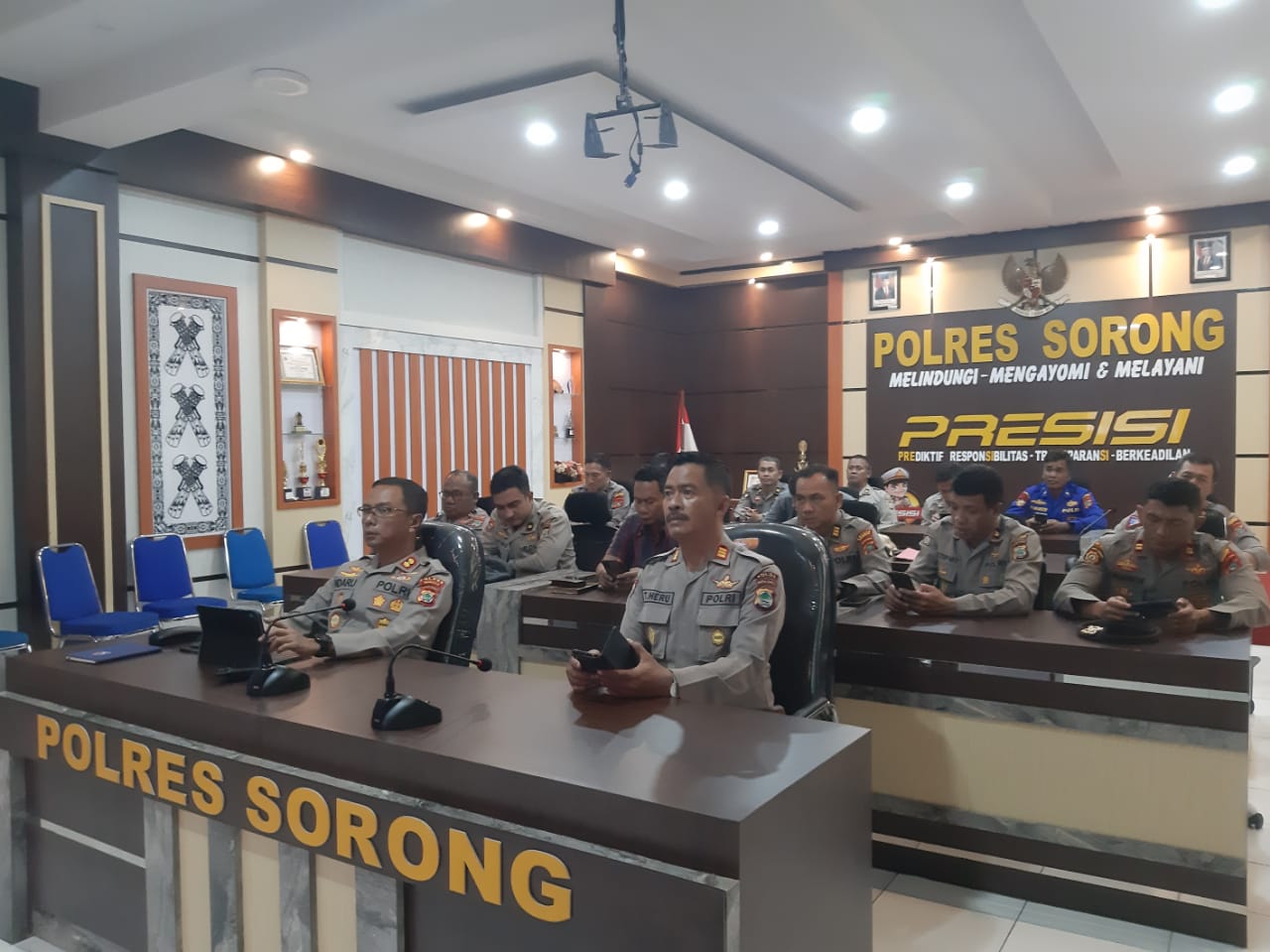 You are currently viewing Kapolres Sorong bersama PJU mengikuti rapat internal secara virtual membahas situasi Kamtibmas terkini di seluruh wilayah Indonesia